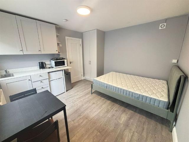 Apartment to rent in Bluebell, North Tipperary