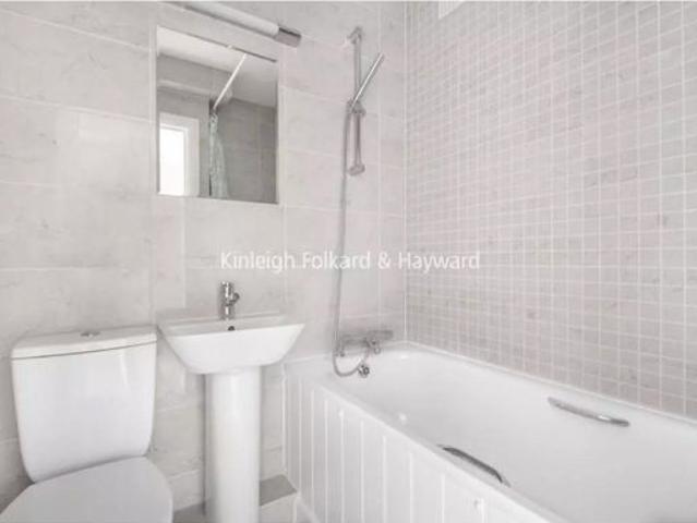 Apartment for rent in Widmore, Greater London