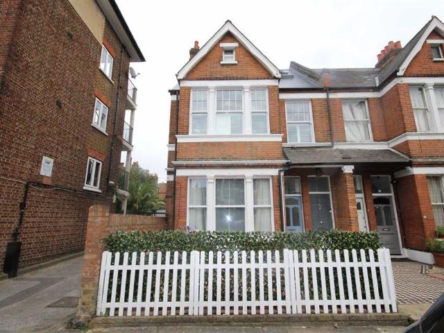 Apartment for rent in Mortlake, Greater London