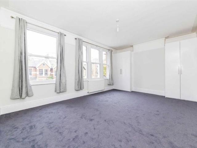 House for rent in Mortlake, Greater London