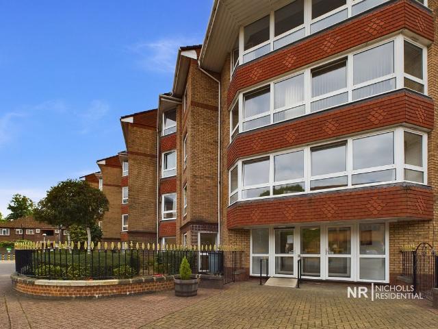 Apartment for rent in Woodcote, Epsom