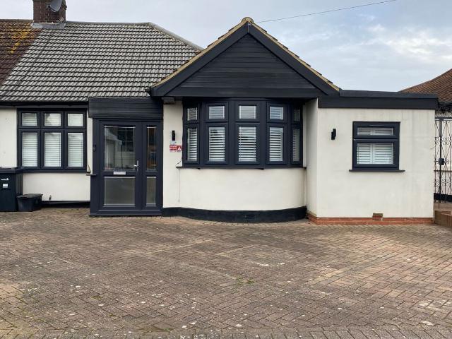 Room for rent in Fairlop, Greater London