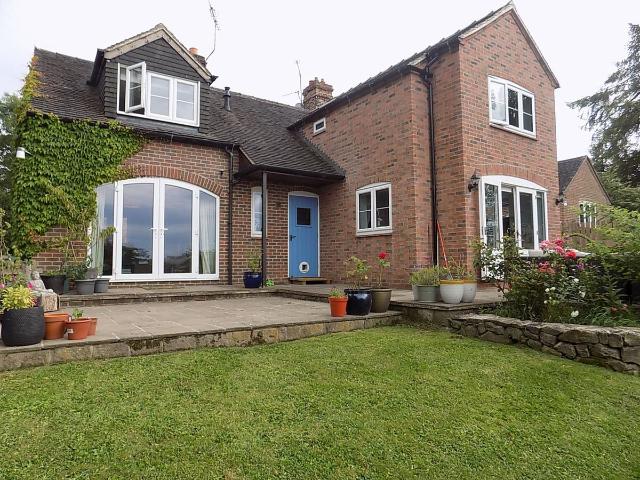 House for rent in Compton, Froggatt