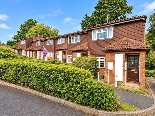 Apartment for rent in Knaphill, Woking