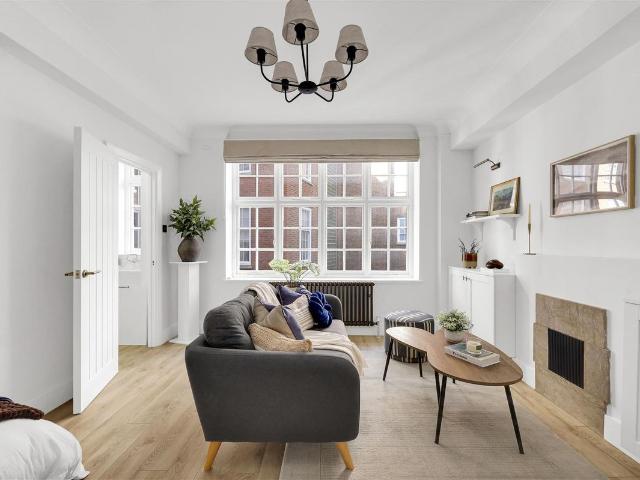 Studio for rent in Victoria, Greater London