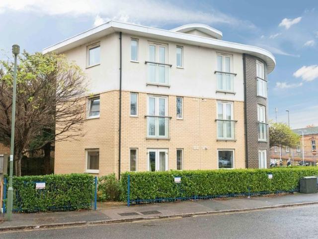 Studio for rent in Blackhills, Surrey