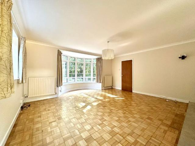 Apartment for rent in Woodcote, Epsom