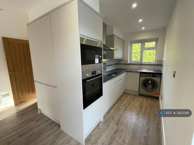 Apartment for rent in Woodcote, Epsom