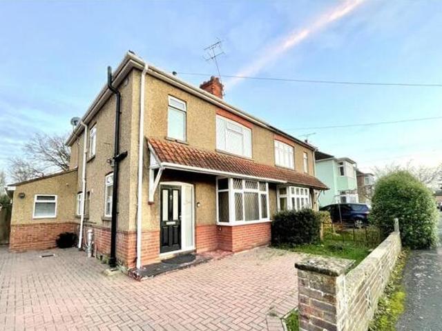 House for sale in Farnborough Park, Rushmoor