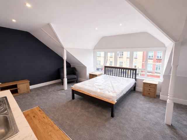 Room for rent in Branksome, Poole