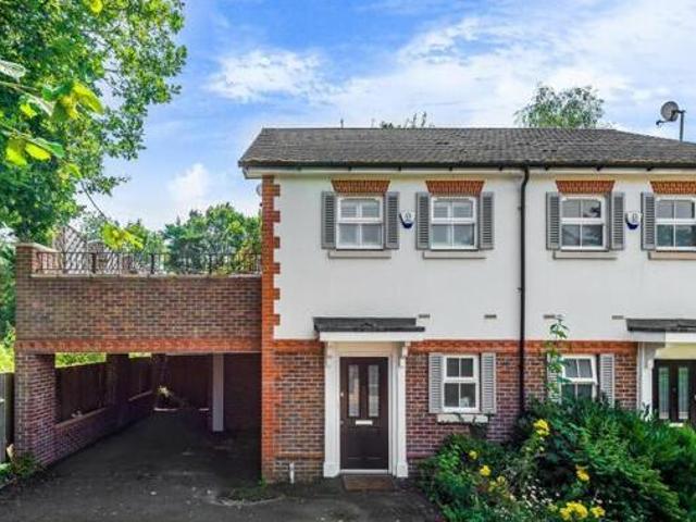 House for rent in Surrey