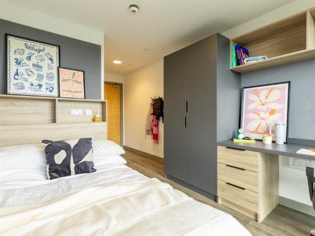 Room to rent in The Lough, Clogheen