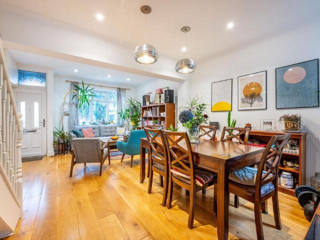 House for rent in Maryland, Greater London