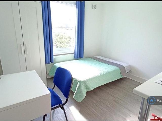 Apartment for rent in Kensal Town, Greater London