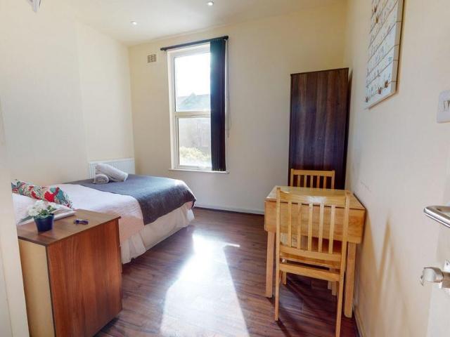 Apartment for rent in Kensal Town, Greater London