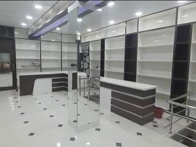 Commercial for rent in Deri