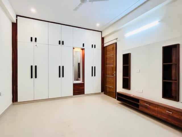 House for sale in Hariana