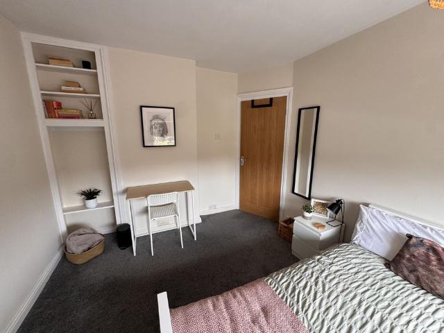 Room for rent in High Field, York