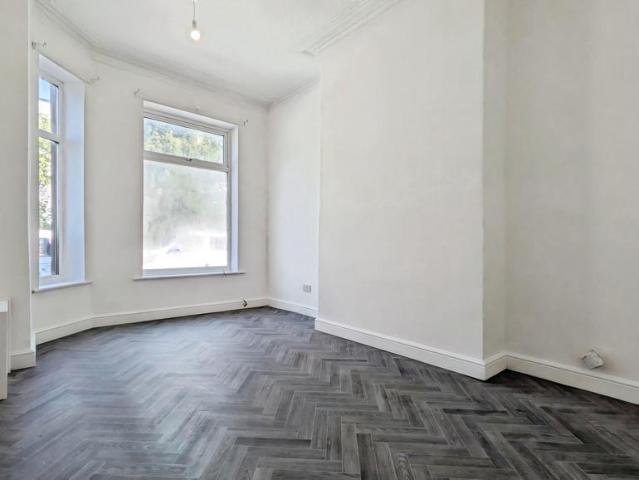 House for rent in Hathershaw, Pendock