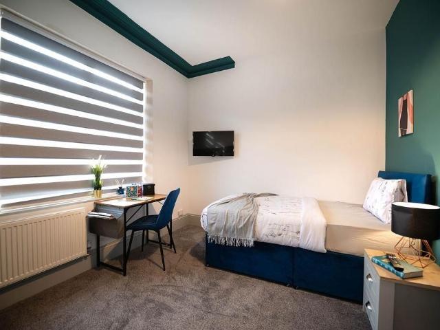 Room for rent in Hollinwood, Pendock