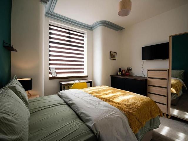 Room for rent in Hollinwood, Pendock