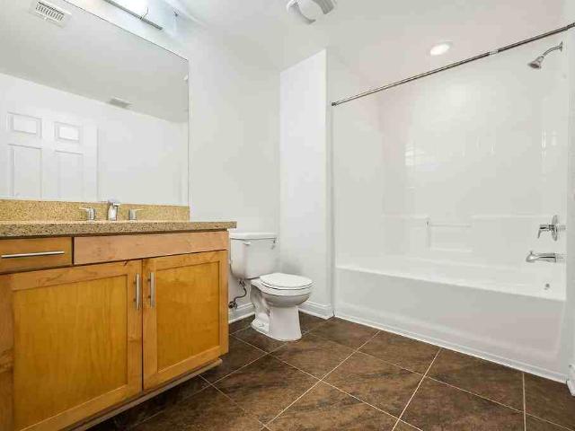 Apartment for rent in Canoga Park, California
