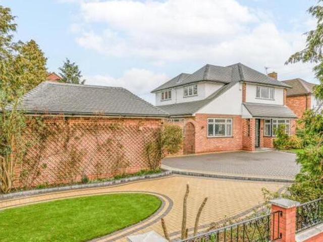 House for sale in Lower Halliford, Surrey