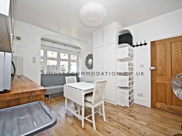 Studio for rent in Tulse Hill, Greater London