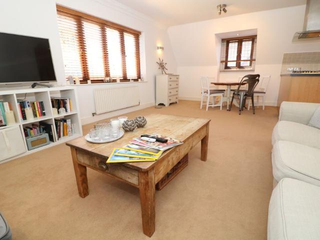 Apartment for rent in Pachesham Park, Surrey