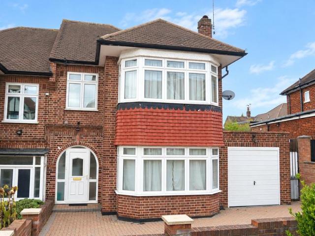 House for rent in East Barnet, Greater London