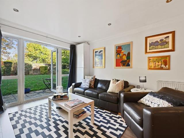 Apartment for rent in Thomas More Estate, Greater London
