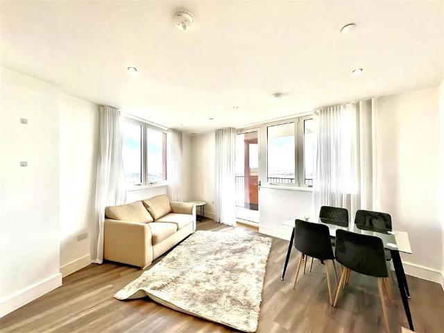 Apartment for rent in London Borough of Ealing, Greater London