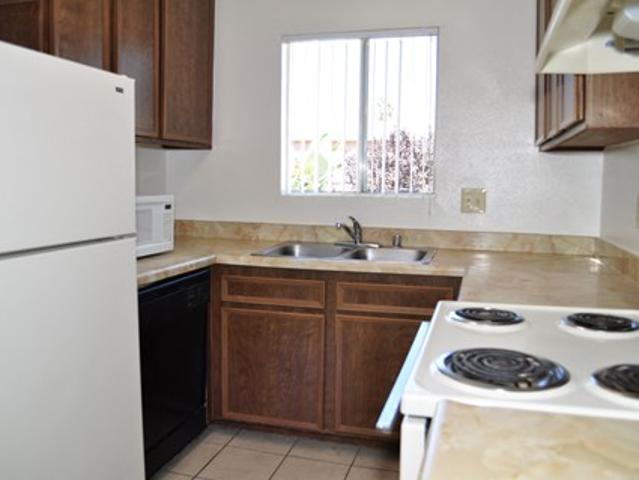 Apartment for rent in Lakeside