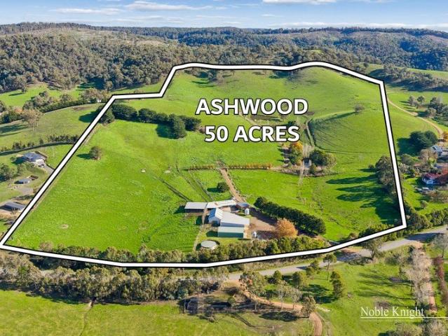 Cottage for sale in Glenburn, Victoria