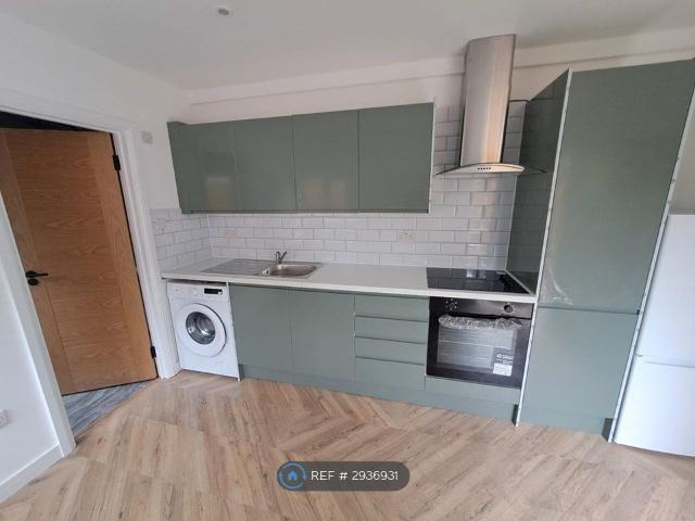 Studio for rent in Chingford, Greater London