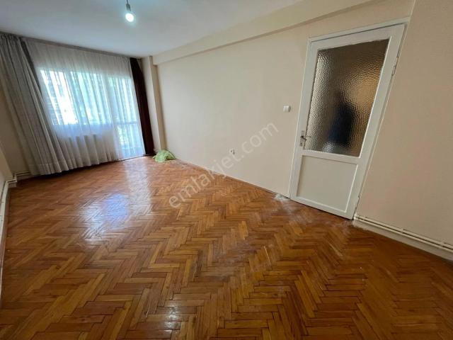 Karabağlar, İzmir içerisinde kiralık mülk