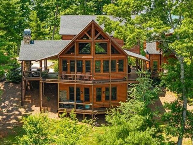 House for sale in Blue Ridge