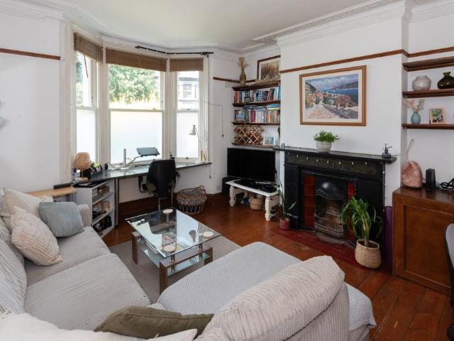 Apartment for rent in London Borough of Hammersmith and Fulham, Greater London