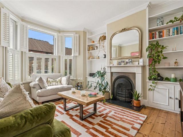 Apartment for rent in Earlsfield, Greater London