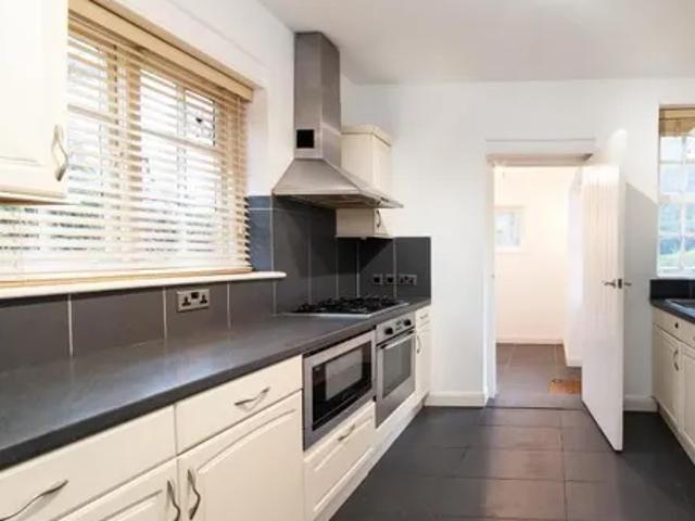 House for rent in Temple Fortune, Greater London