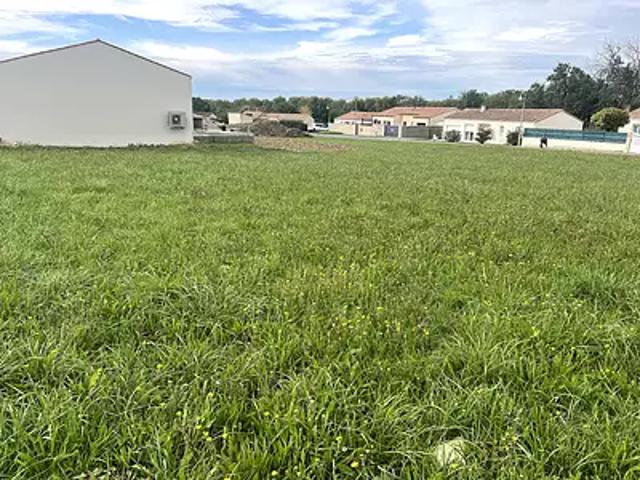Terrain vente à Saint-Jean-d'Angély, Asnières-la-giraud