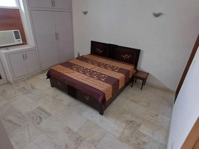 Property for rent in Deri