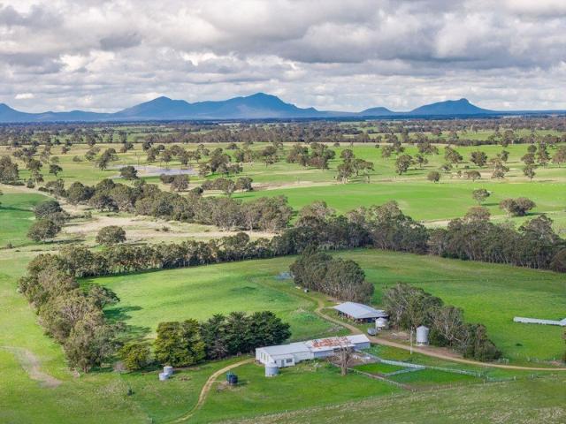 Cottage for sale in Dunkeld, Victoria