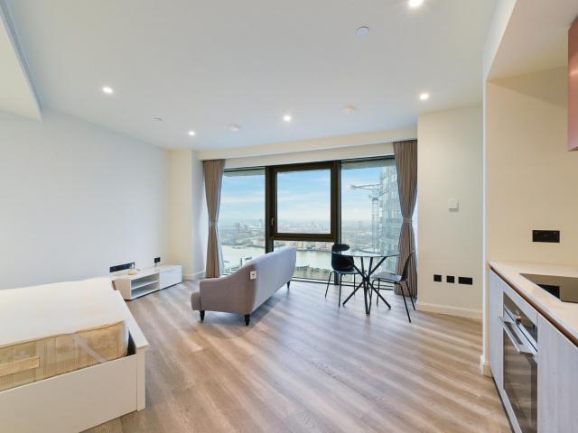Apartment for rent in Canary Wharf, Greater London
