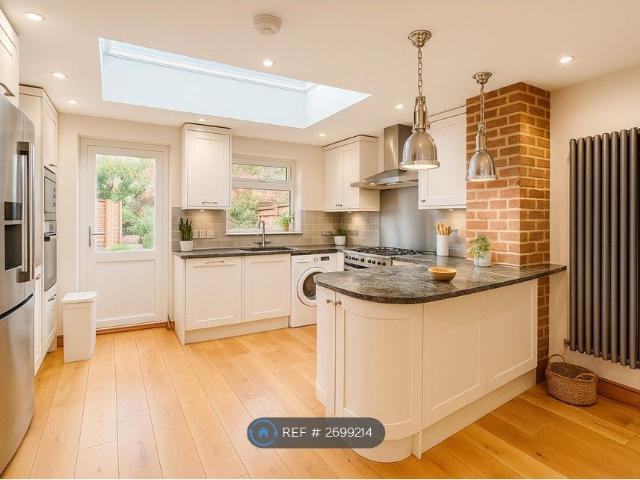 Room for rent in London Borough of Ealing, Greater London