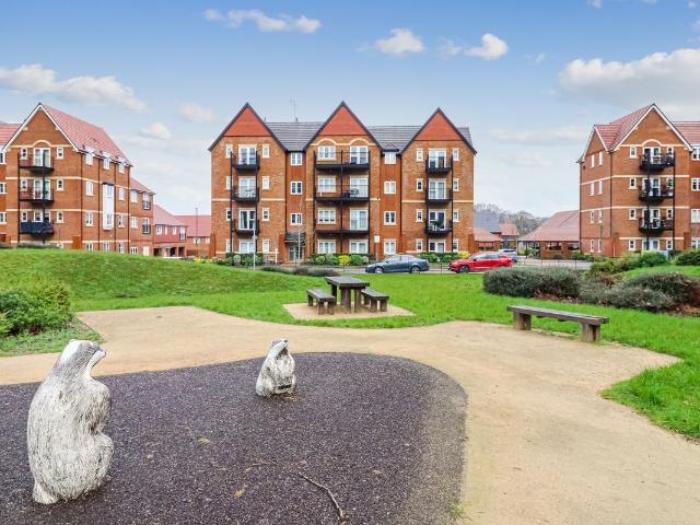 Apartment for rent in Daws Hill, Cressex