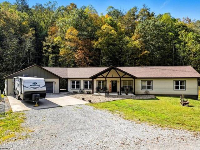 House for sale in Weston, West Virginia
