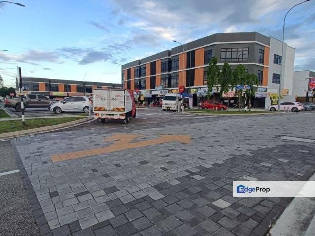 Shop for rent in Bukit Ledang, Johor