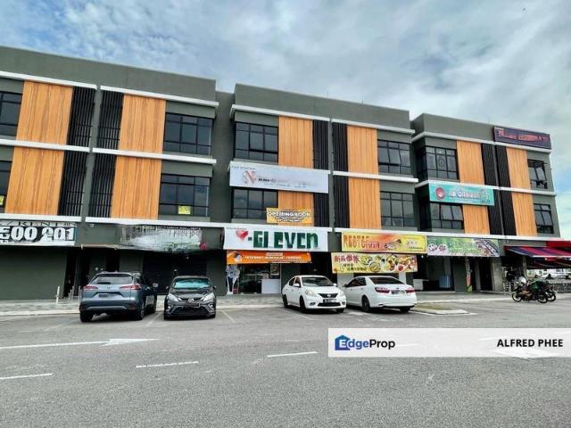 Shop for rent in Bukit Ledang, Johor