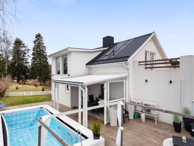 Villa till salu i Hallstavik, Stockholm